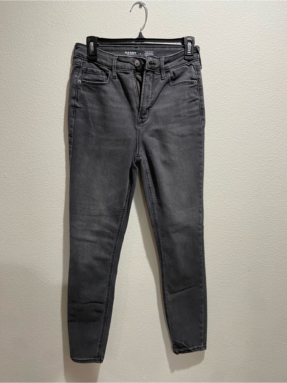Old Navy Women's Extra High-rise Rockstar Super Skinny Jeans - size 6
